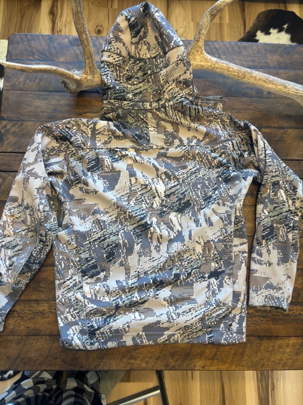 Sitka Size Medium - Picture 2 of 5